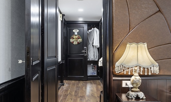 Family Connecting Room with Ocean View