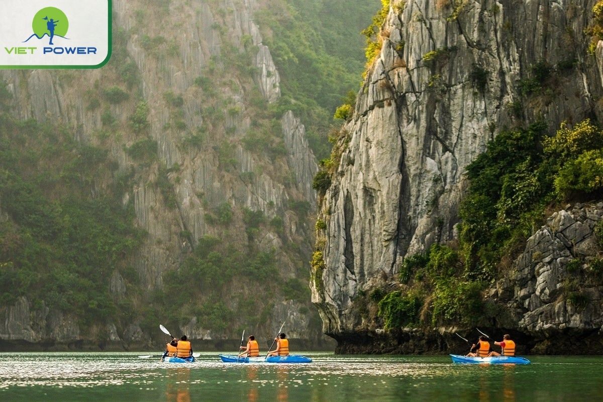 Kayak in Lan Ha Bay before returning