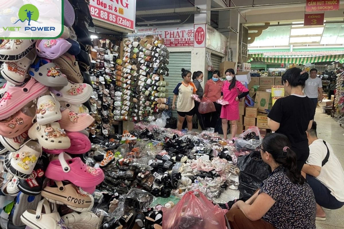 Shoes at Ba Chieu Maket