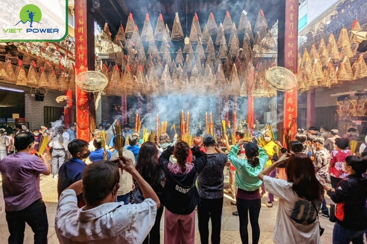 Burn incense on Tet holiday at Thien Hau pagoda