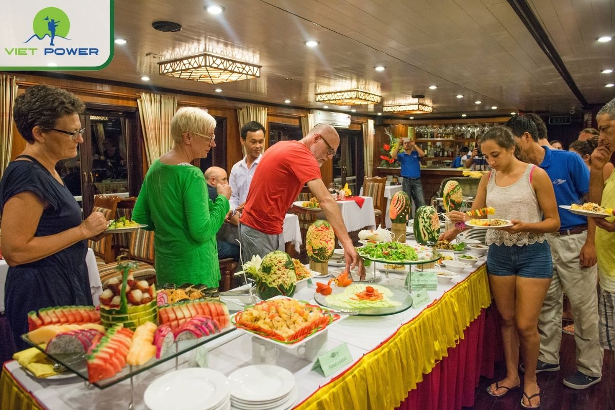 Lunch with Asian and Western flavors.