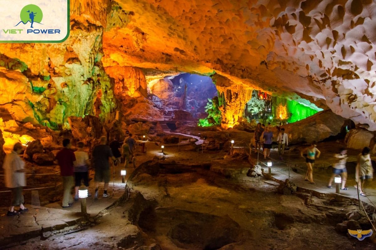 Sung Sot Cave (Surprise Cave)