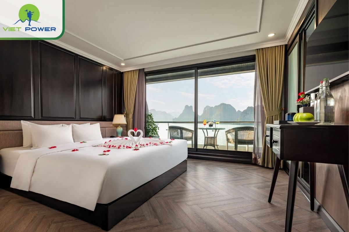 Senior Suite Ocean View with Private Balcony