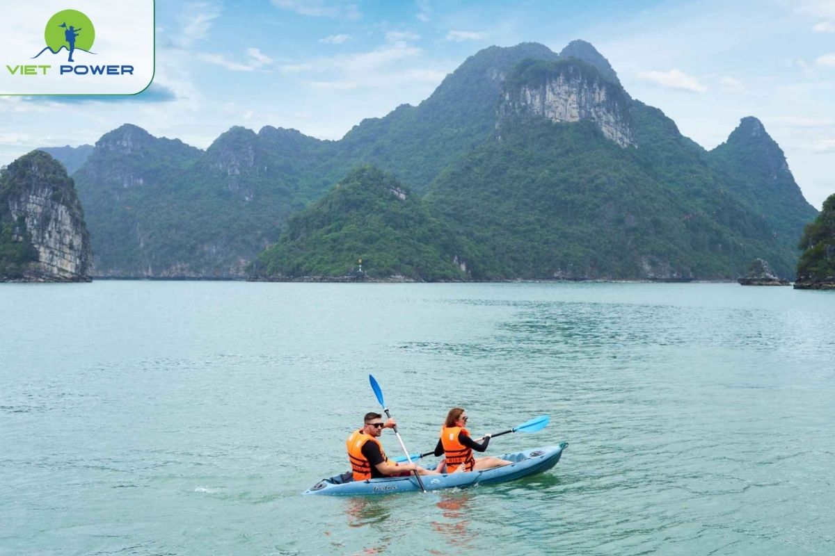 Kayaking at Ba Ham Lake