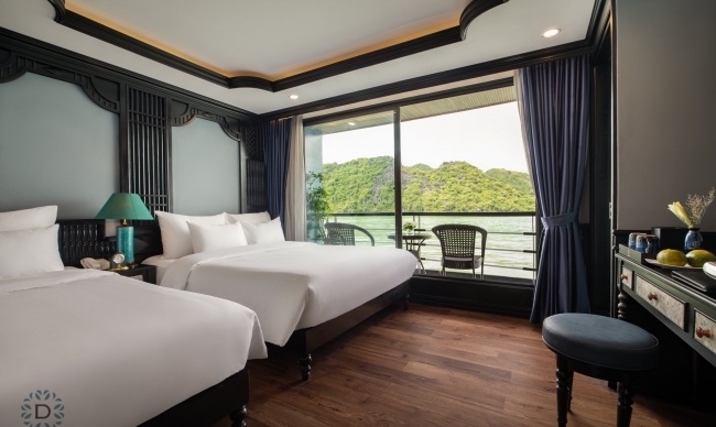 Family Connecting Suite Sea View with Private Balcony