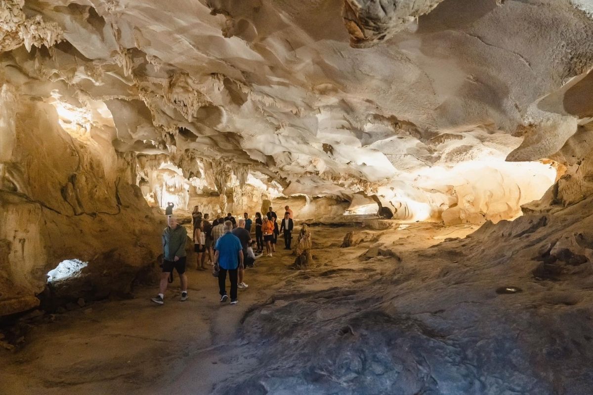 Thien Canh Son Cave