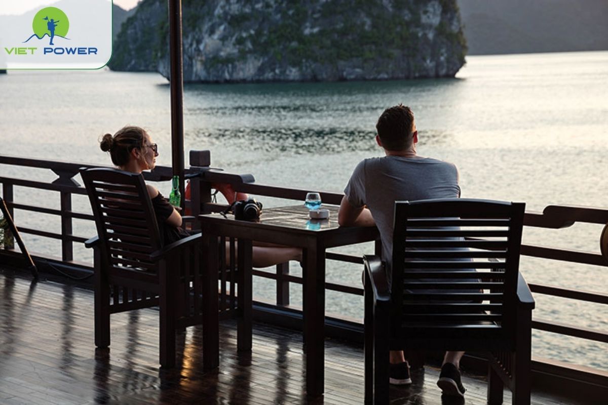 Dining & Sky Bar Experience