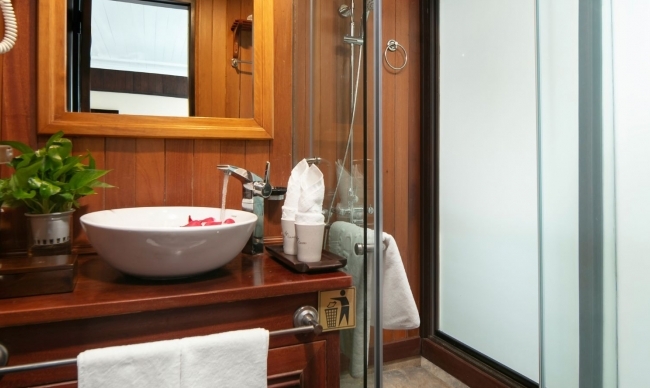 Family Deluxe Ocean View Cabin