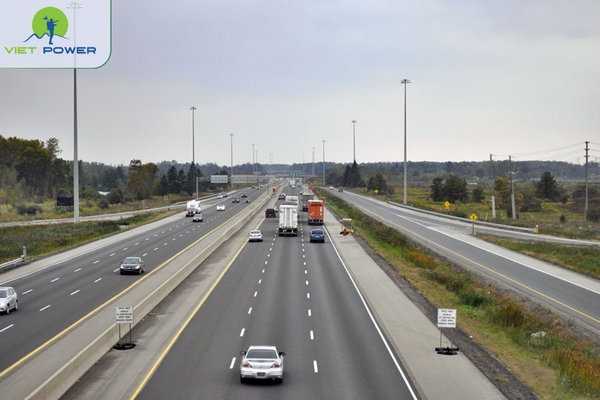 The car traveled from Ngan Cai Lan to Hanoi.