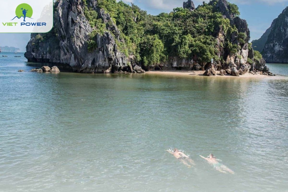 Ba Trai Dao (Three Peaches Islets) swimming (weather permitting)