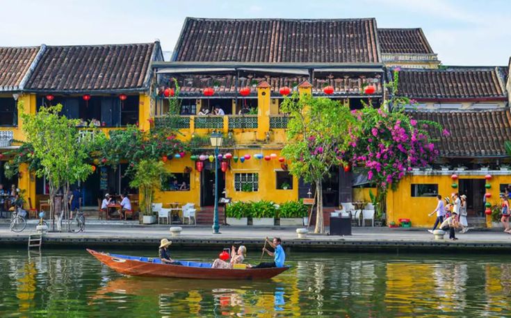 Amidst the Timeless Beauty in 7 Days in Vietnam