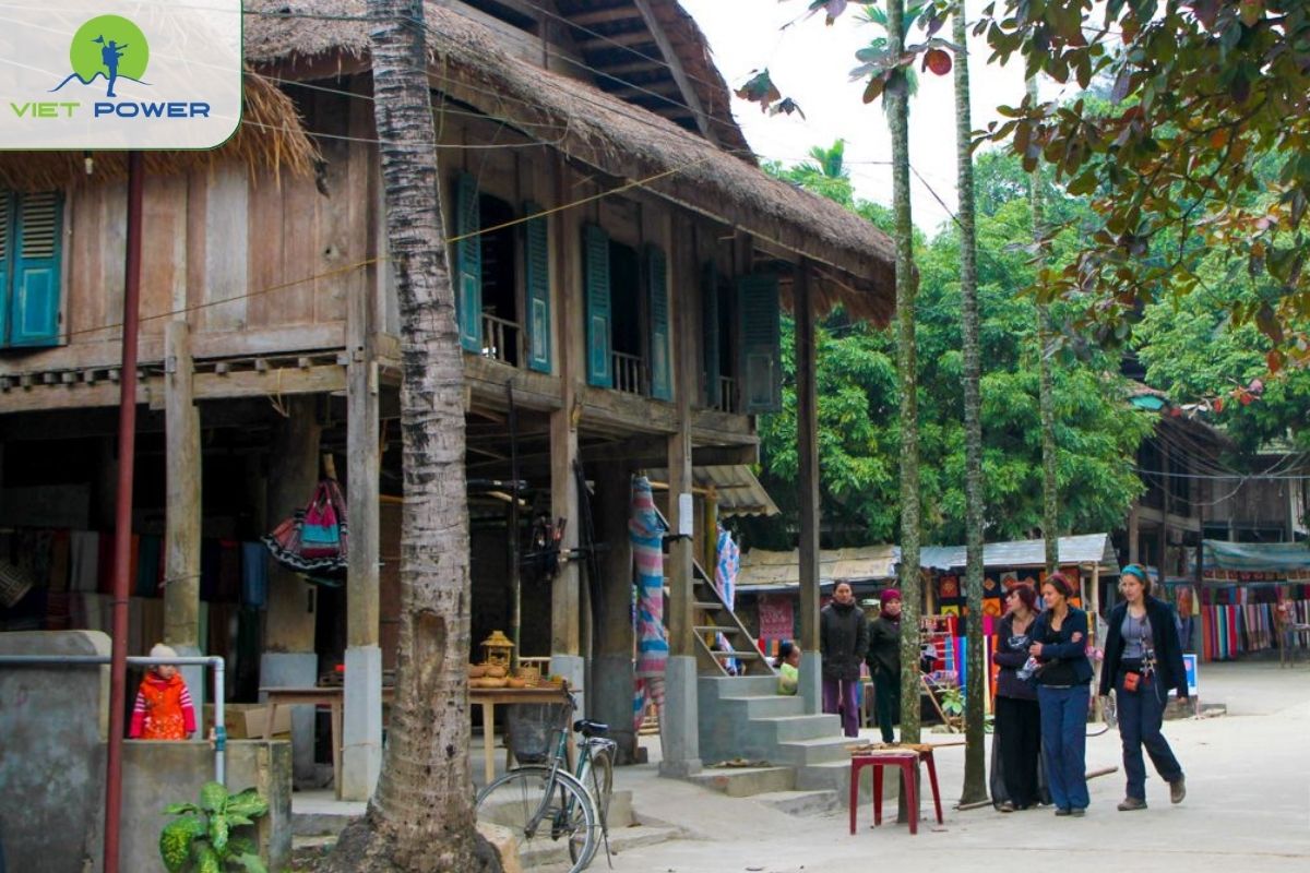 Lac Village